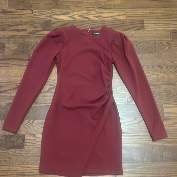 Dynamite Lara Ruched Bodycon burgundy dress- small - Picture 2 of 6